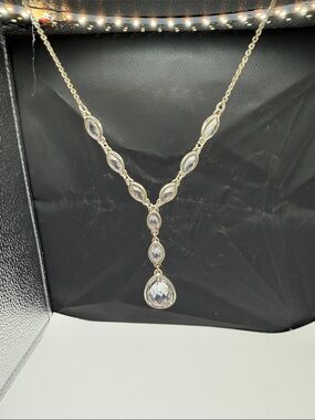 NR Elegant Clear Crystal Drop Y-Shape Necklace